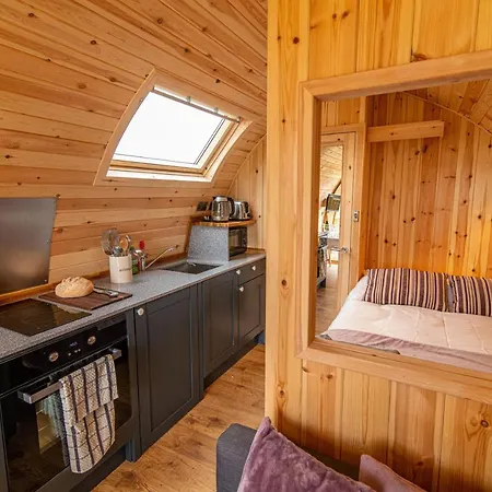 Lawers Luxury Glamping Pet Friendly Pod At Pitilie Pods Apartment Aberfeldy Exterior photo